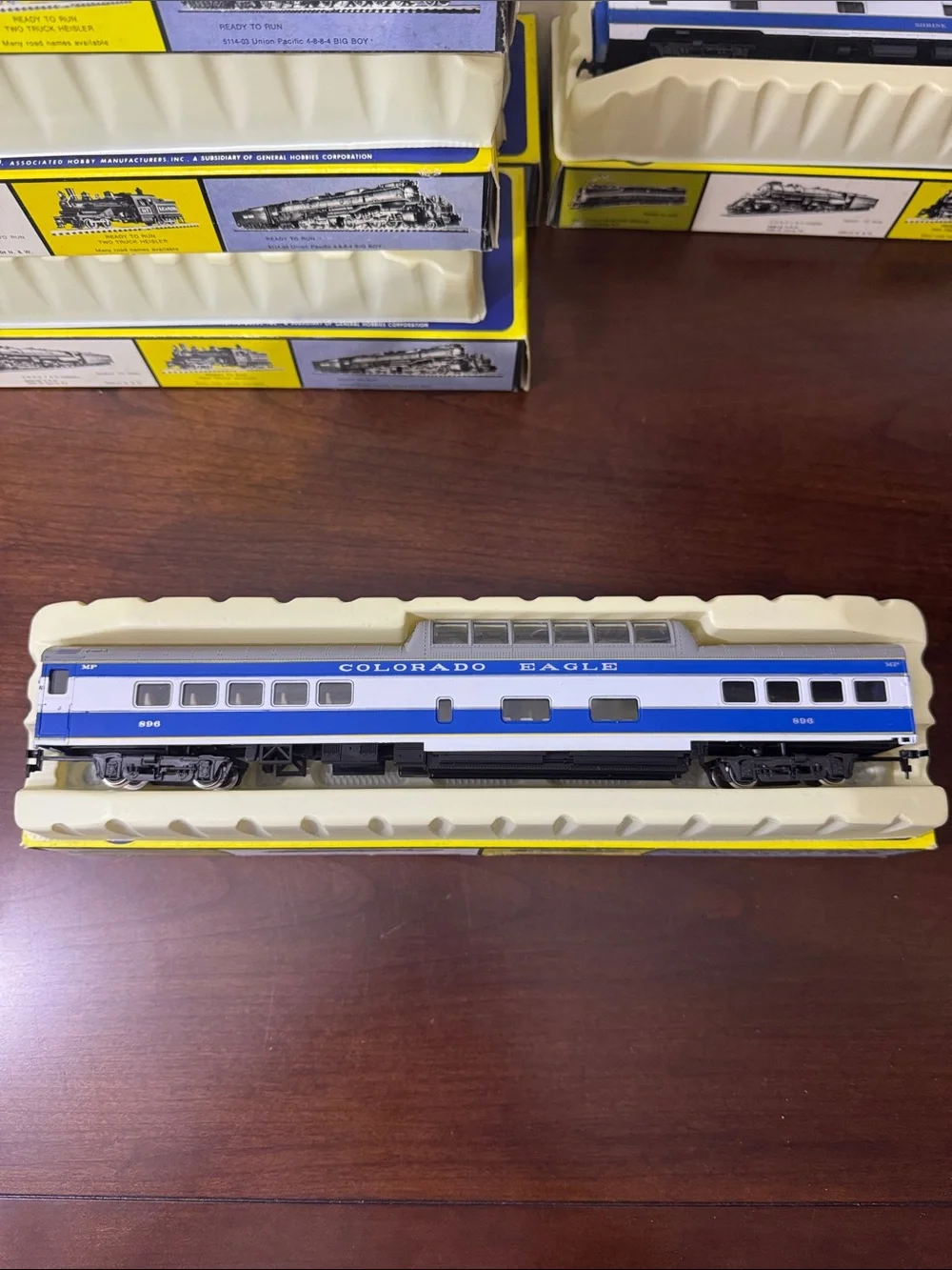 Rivarossi AHM The Colorado Eagle 1930’s HO 8 Constant Lighting Passenger Car Set